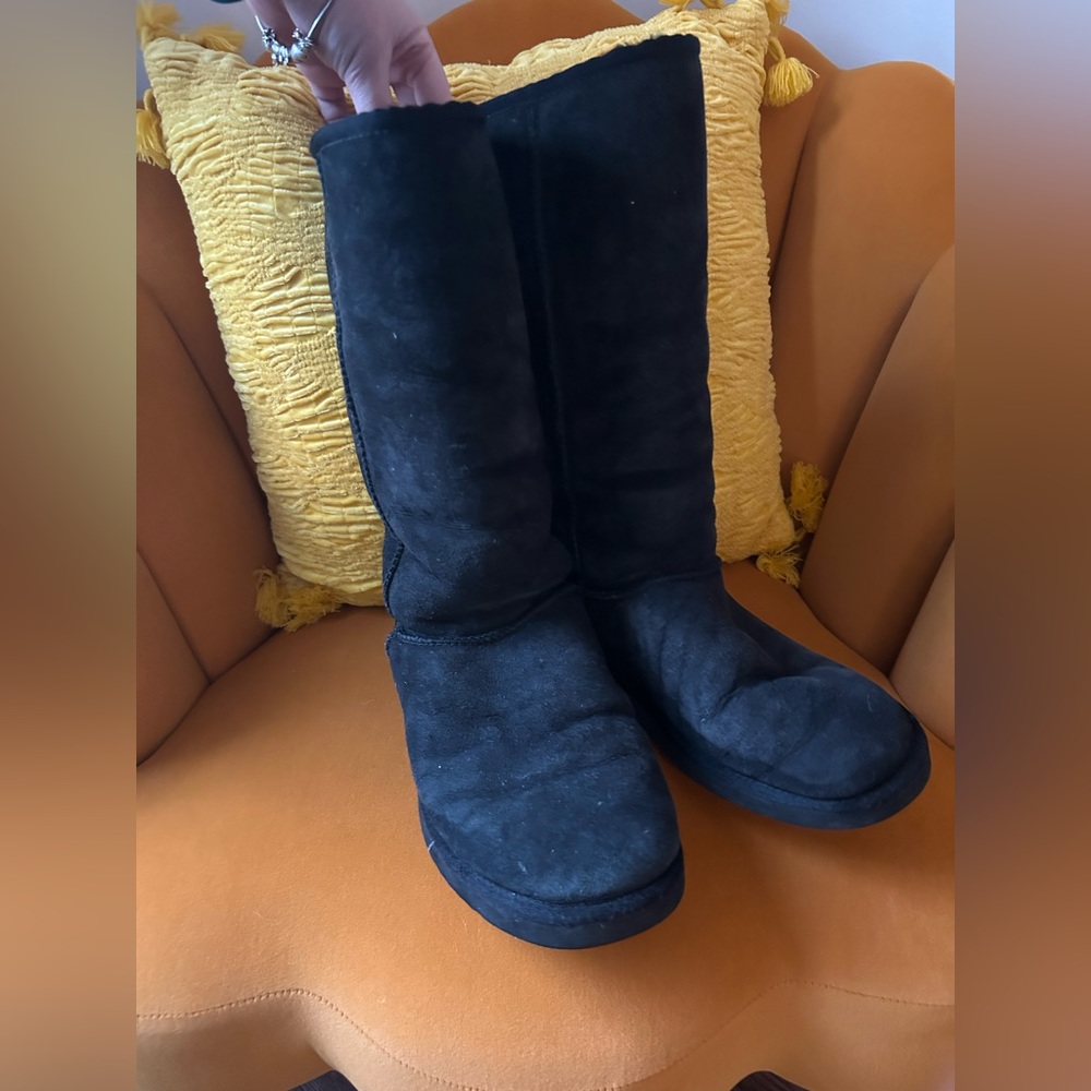 Tall black uggs